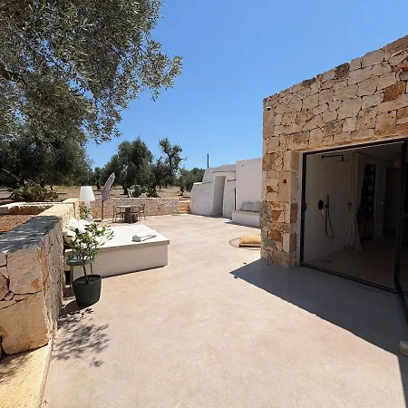 Trullo Nomad Glass Cube Villa *