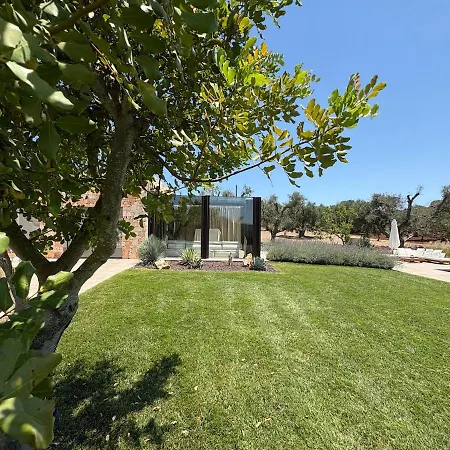 Trullo Nomad Glass Cube Villa *