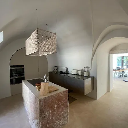 Villa Trullo Nomad Glass Cube *