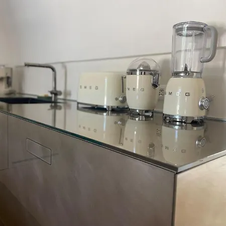 Villa Trullo Nomad Glass Cube *