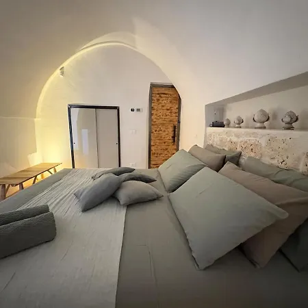 Villa Trullo Nomad Glass Cube *