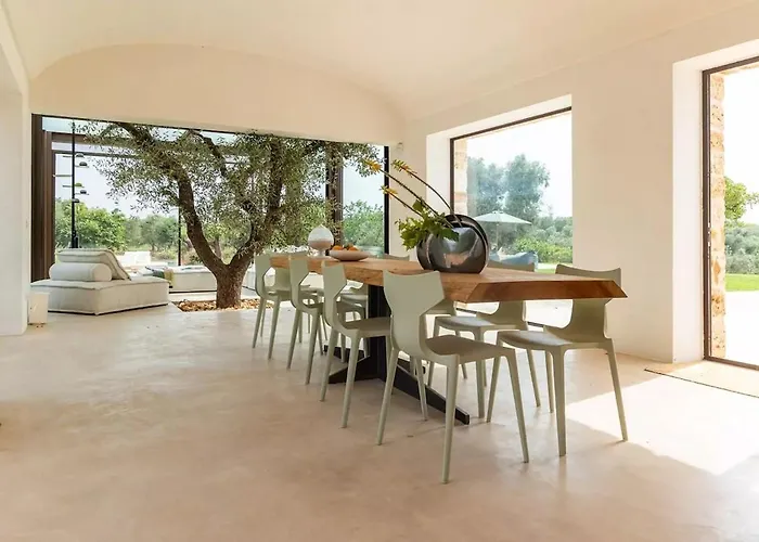 Villa Trullo Nomad Glass Cube