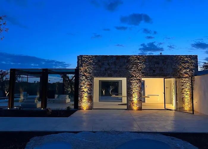Villa Trullo Nomad Glass Cube