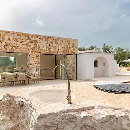 Trullo Nomad Glass Cube * سان ميكيلي سالنتينو