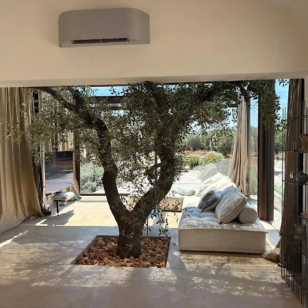Trullo Nomad Glass Cube * سان ميكيلي سالنتينو