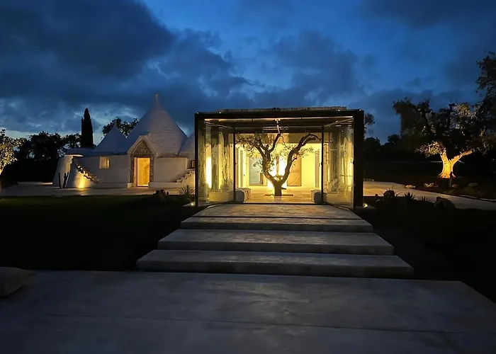 Trullo Nomad Glass Cube 别墅