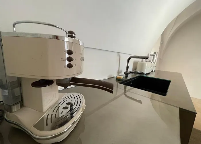 Trullo Nomad Glass Cube 圣米凯莱萨伦蒂诺